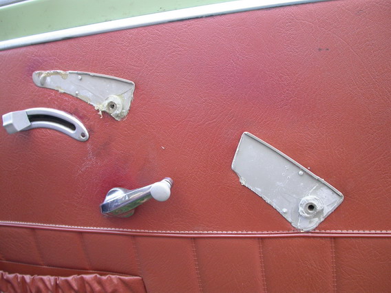 Porte_et_garniture_003_redimensionner.JPG